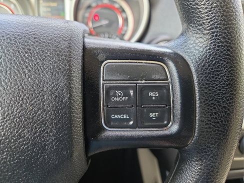 Used 2020 Dodge Journey SE FWD image 21