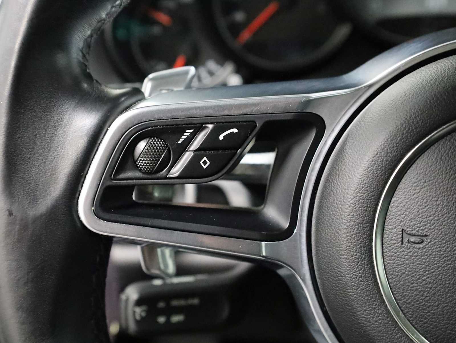 Used 2017 Porsche Cayenne S AWD/4WD image 27