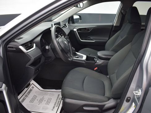 Used 2023 Toyota RAV4 LE AWD/4WD image 13