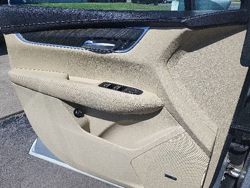 Used 2019 Cadillac XT5 FWD image 22