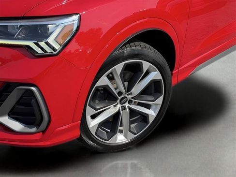 Used 2020 Audi Q3 2.0T Premium Plus w/ Premium Plus Package AWD/4WD image 6