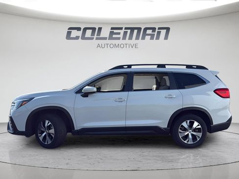 Used 2025 Subaru Ascent Premium AWD/4WD image 2