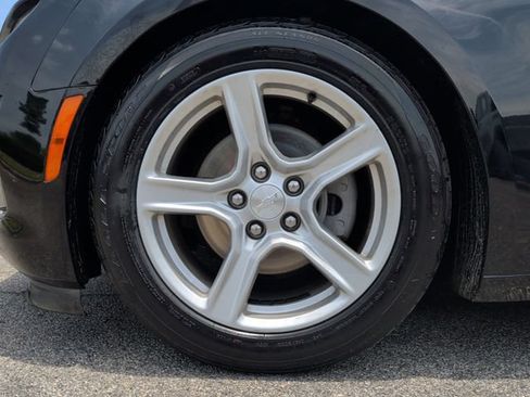 Used 2022 Chevrolet Camaro LT RWD image 9