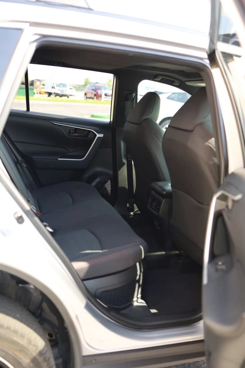 Used 2021 Toyota RAV4 SE w/ Weather & Moonroof Package AWD/4WD image 42