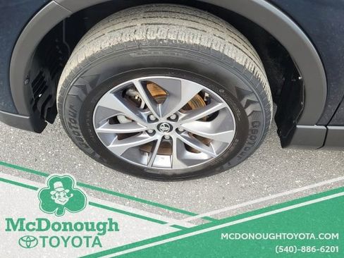 Used 2018 Toyota RAV4 XLE w/ Convenience Package image 24