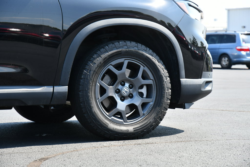 Used 2025 Honda Pilot TrailSport image 9