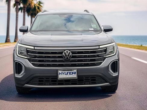 Used 2024 Volkswagen Atlas SE AWD/4WD image 3