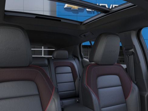 New 2025 Chevrolet Equinox EV RS w/ Convenience Package II AWD/4WD image 24