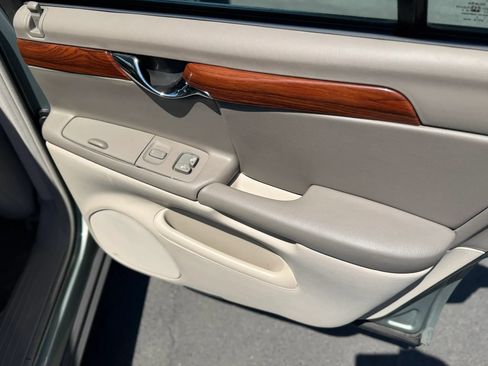 Used 2005 Cadillac De Ville FWD image 24