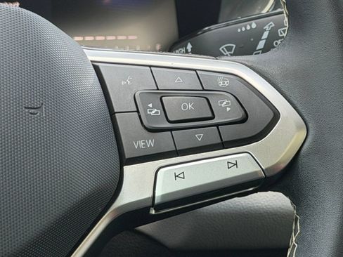 Certified 2023 Volkswagen Taos SE w/ Panoramic Sunroof Package FWD image 25