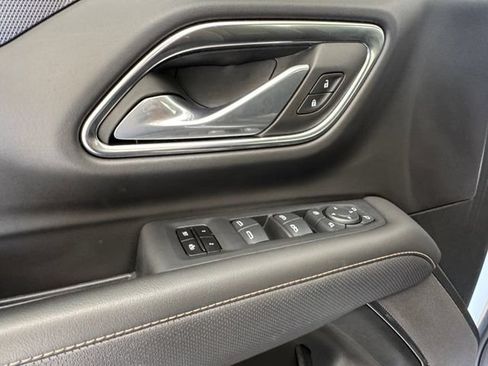 Used 2024 GMC Yukon AT4 AWD/4WD image 5