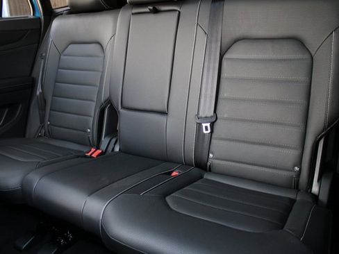 New 2025 Volkswagen Atlas Cross Sport SEL image 9