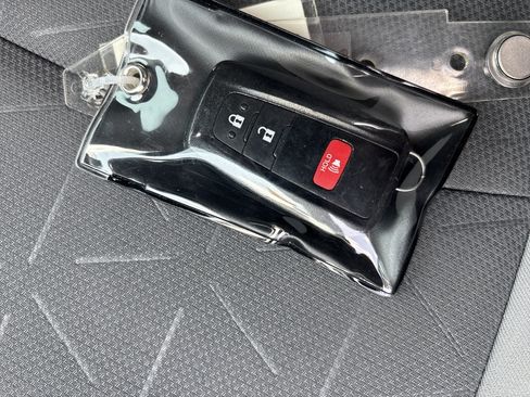 Used 2020 Toyota RAV4 XLE FWD image 18