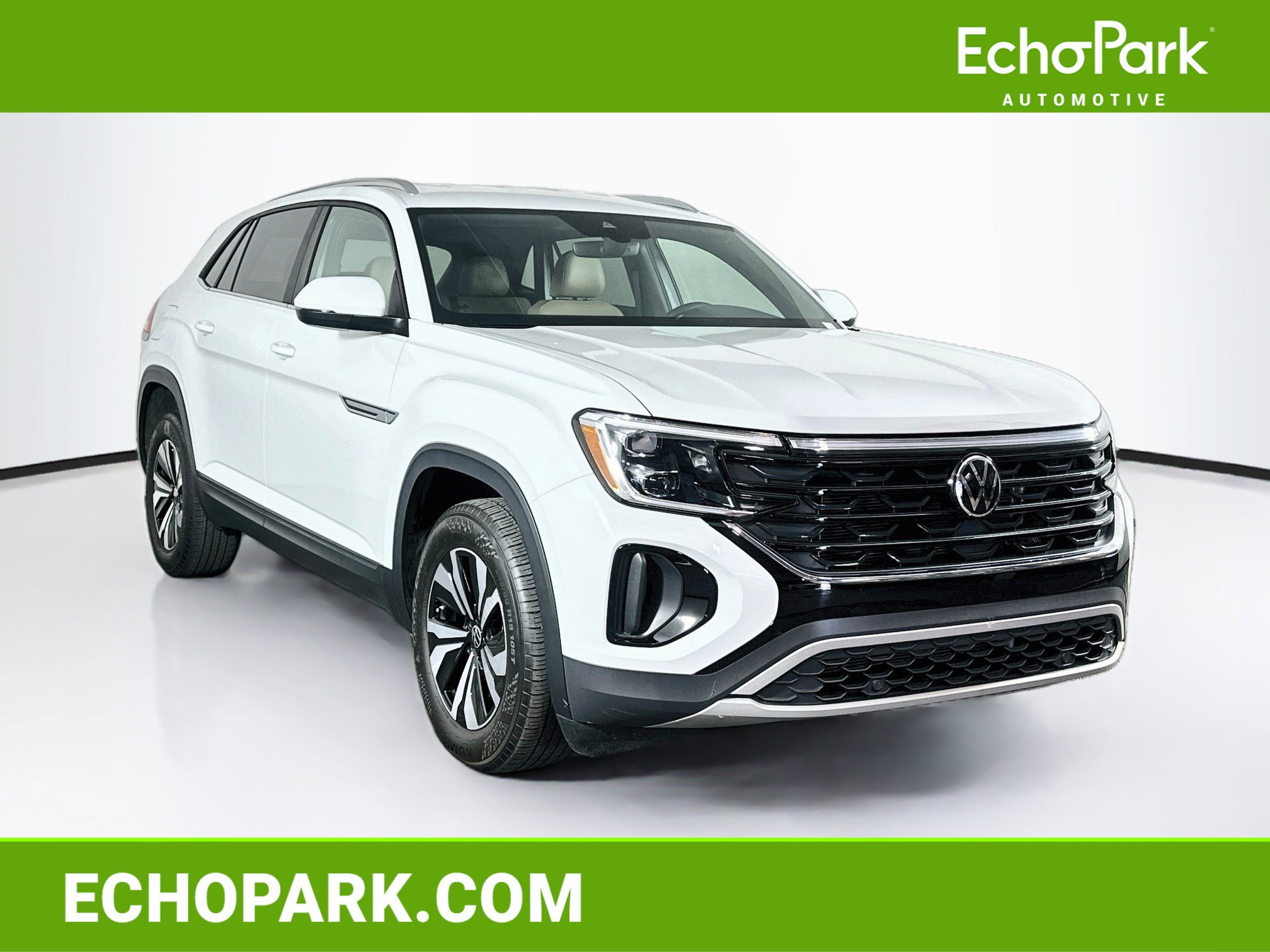 Used 2025 Volkswagen Atlas Cross Sport SE FWD image 1