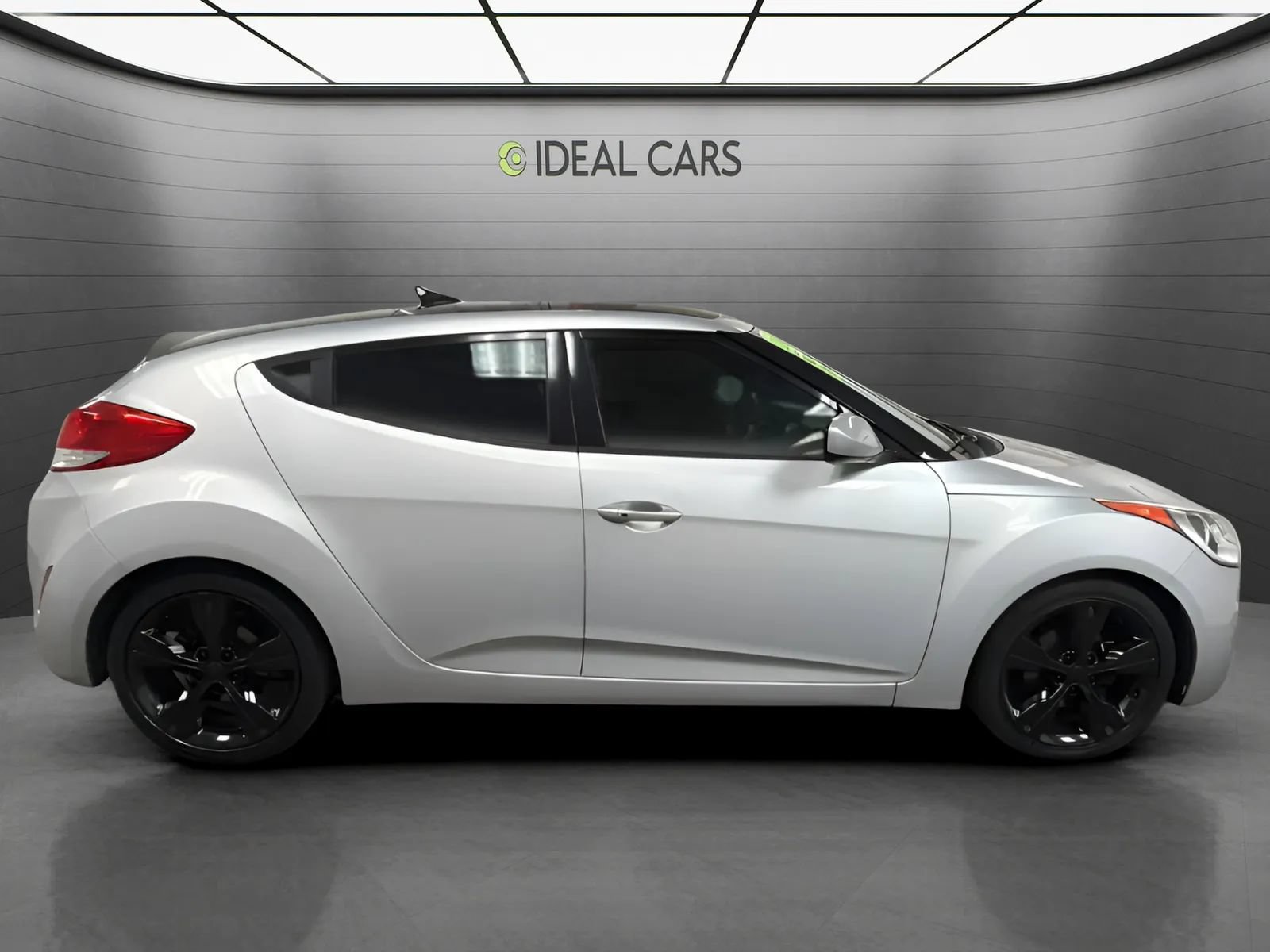 Used 2016 Hyundai Veloster w/ Option Group 03 FWD image 4
