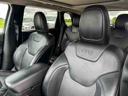 Used 2022 Jeep Cherokee Latitude Lux w/ Sun & Sound Group FWD image 14