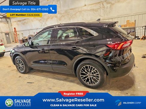 Used 2024 Ford Escape SE w/ Class II Trailer Tow Package FWD image 3