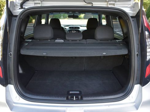 Used 2017 Kia Soul + FWD image 10