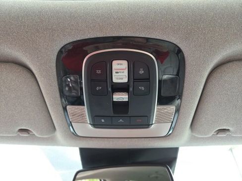 Used 2021 Hyundai Palisade Limited w/ Winter Package AWD/4WD image 19