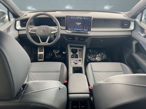 New 2026 Volkswagen Tiguan SE R-Line AWD/4WD image 17
