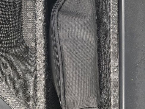 Used 2025 Rivian R1S Adventure image 34