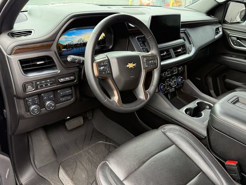 Used 2024 Chevrolet Suburban High Country AWD/4WD image 23