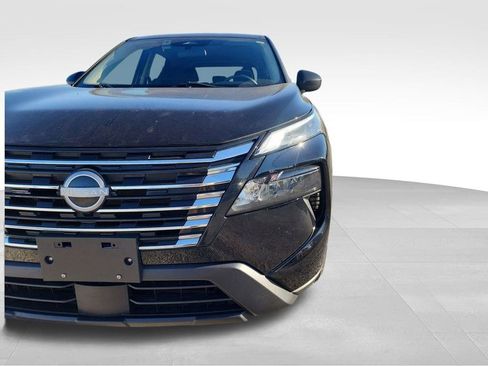 Used 2024 Nissan Rogue S image 10