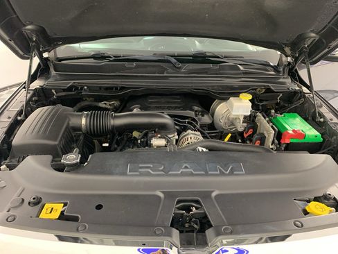 Used 2019 RAM 1500 Laramie AWD/4WD image 9