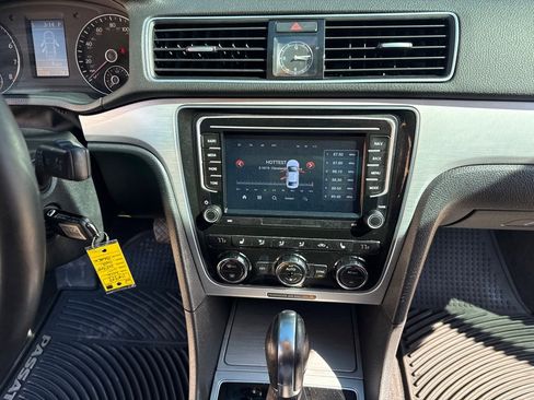 Used 2012 Volkswagen Passat 2.5 SE image 15