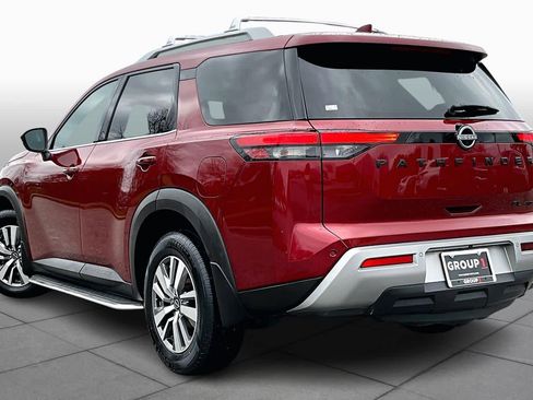 Used 2022 Nissan Pathfinder SL w/ Lighting Package (N92) image 11