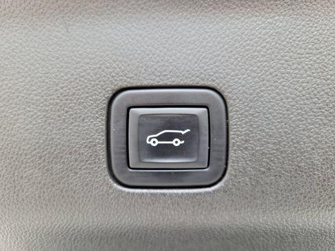 Used 2023 Chevrolet Tahoe RST AWD/4WD image 16