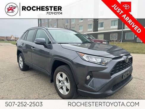 Used 2021 Toyota RAV4 XLE w/ Convenience Package image 1
