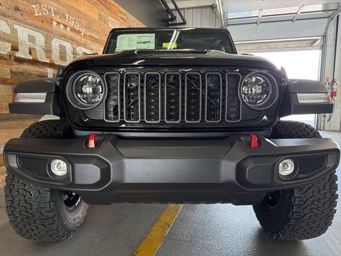 New 2026 Jeep Wrangler Unlimited Rubicon w/ Xtreme 35 Tire Package AWD/4WD image 7