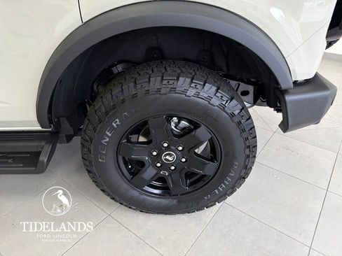 New 2025 Ford Bronco Outer Banks w/ Black Appearance Package image 31
