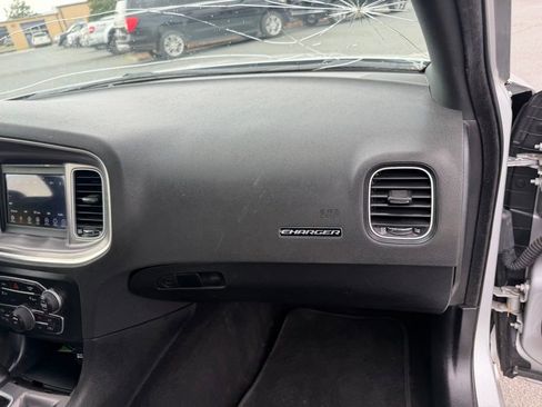 Used 2022 Dodge Charger SXT RWD image 29