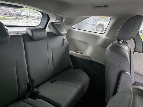 Used 2021 Toyota Sienna XLE w/ XLE Plus Package AWD/4WD image 15