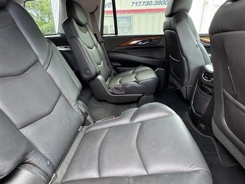 Used 2017 Cadillac Escalade Luxury AWD/4WD image 14