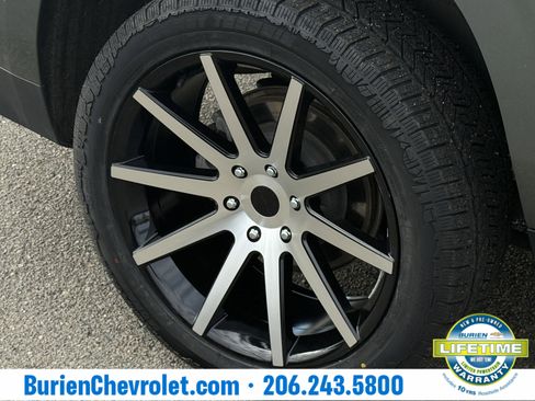 Used 2023 Chevrolet Suburban Premier image 29