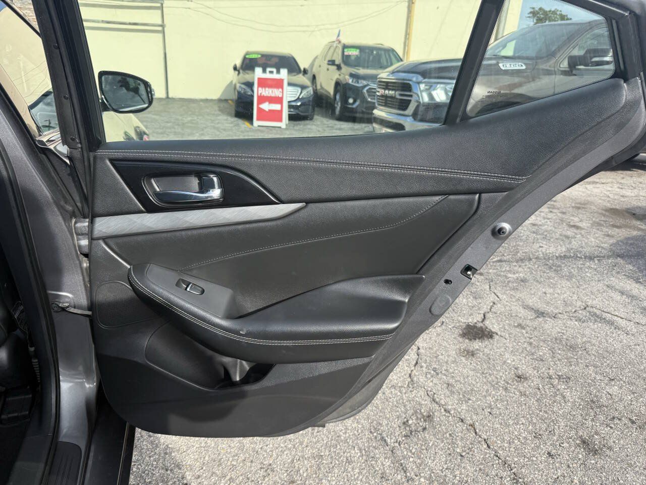 Used 2017 Nissan Maxima 3.5 SV FWD image 21