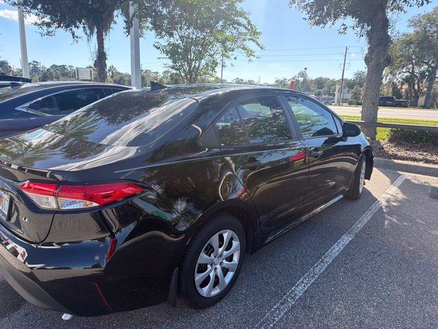 Used 2026 Toyota Corolla LE FWD image 9