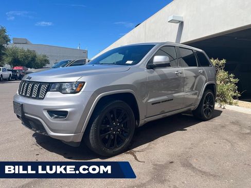 Used 2018 Jeep Grand Cherokee Altitude AWD/4WD image 1