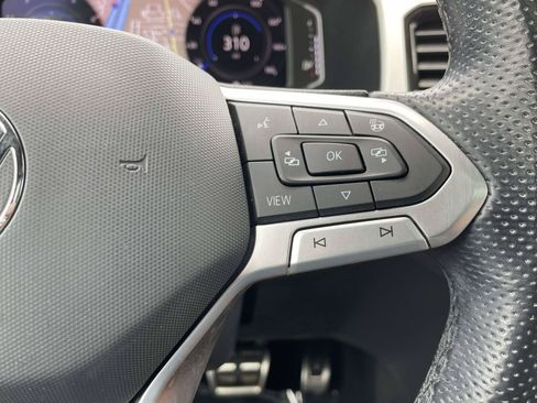 Used 2022 Volkswagen Atlas Cross Sport SEL R-Line AWD/4WD image 25