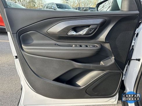 Used 2022 GMC Terrain SLE image 25