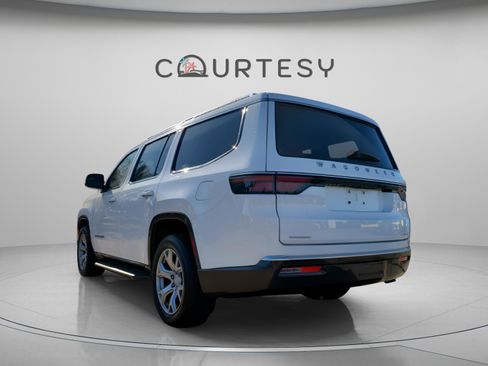 Used 2022 Jeep Wagoneer Series II image 5