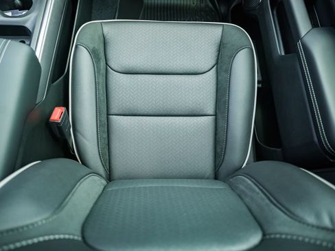 New 2026 RAM 1500 Laramie AWD/4WD image 37