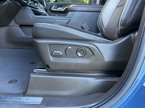 Used 2025 GMC Sierra 3500 Denali w/ Denali Reserve Package image 16