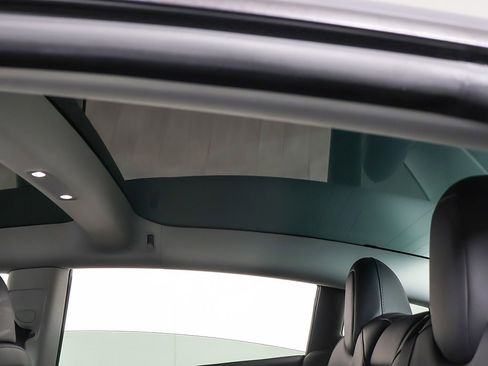 Used 2022 Tesla Model 3 Long Range image 18