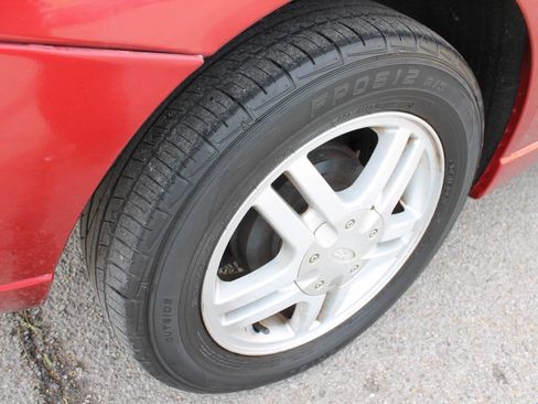 Used 2003 Ford Focus SE image 11