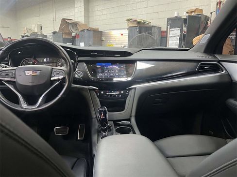 Used 2024 Cadillac XT6 Sport image 14