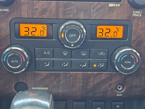 Used 2012 Nissan Titan SL image 29